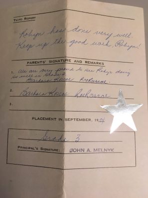 My teacher's handwriting and my mom's are nearly identical.